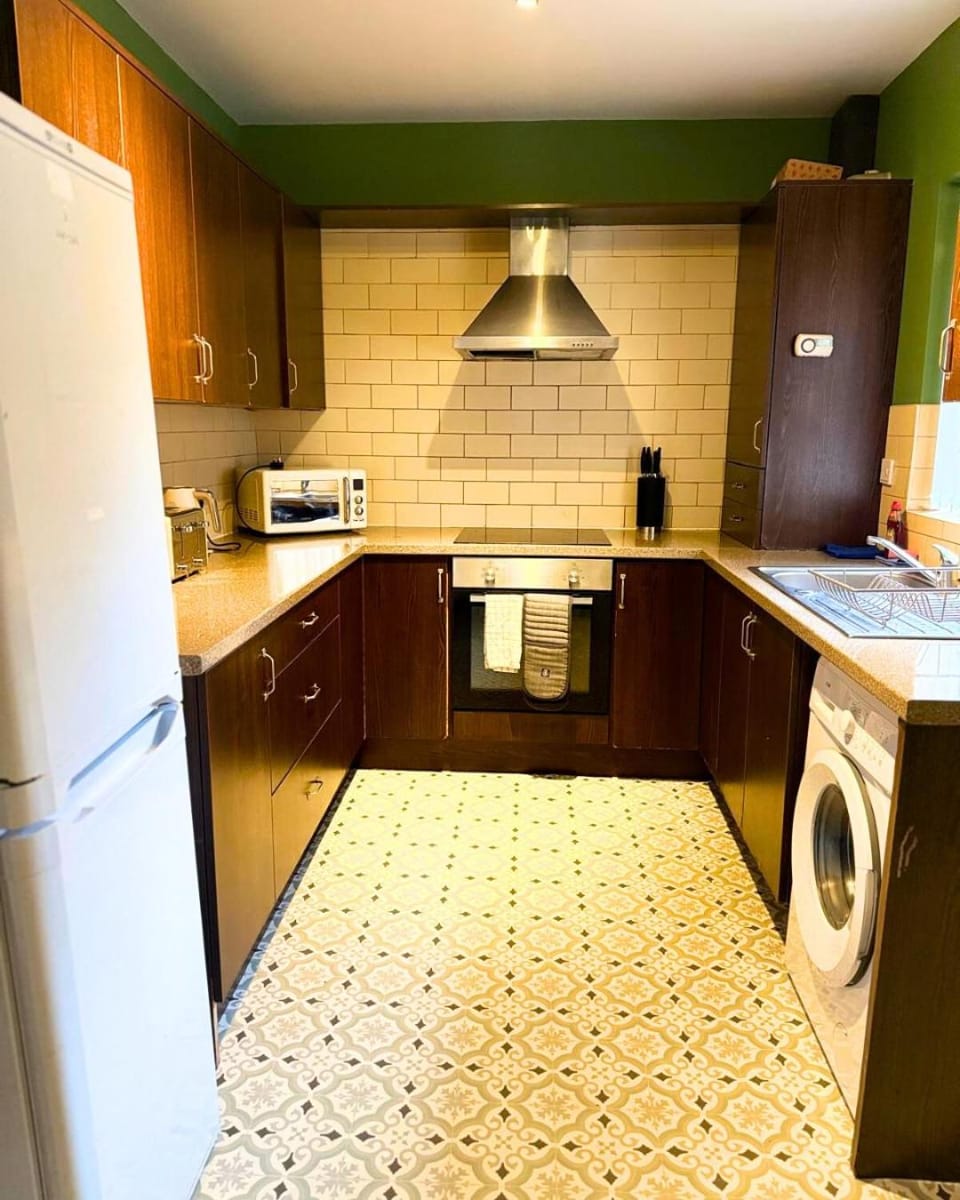 Sheffield 5Bed Home with Free Parking Apartment in Sheffield