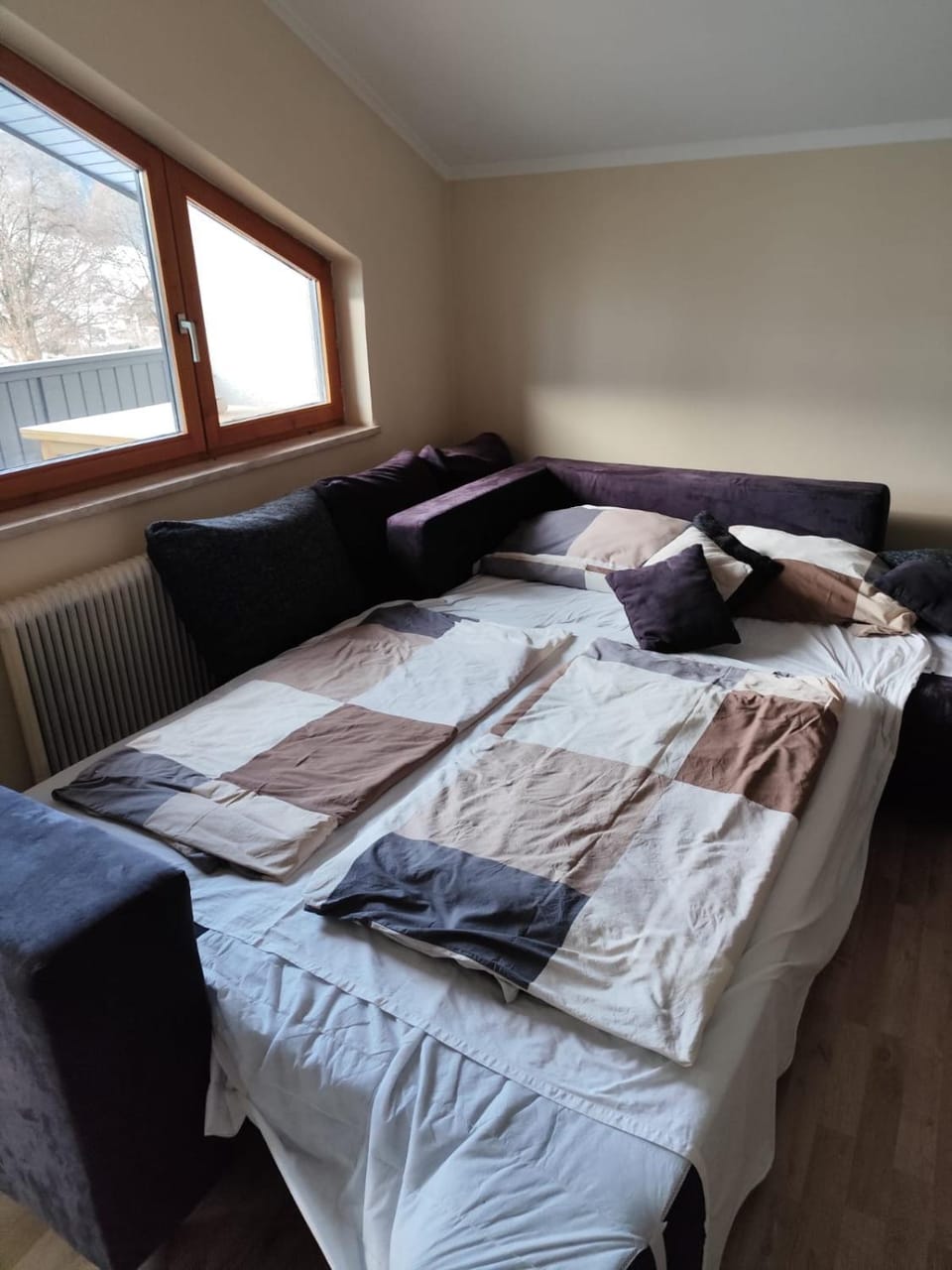 Communal lounge/ TV room