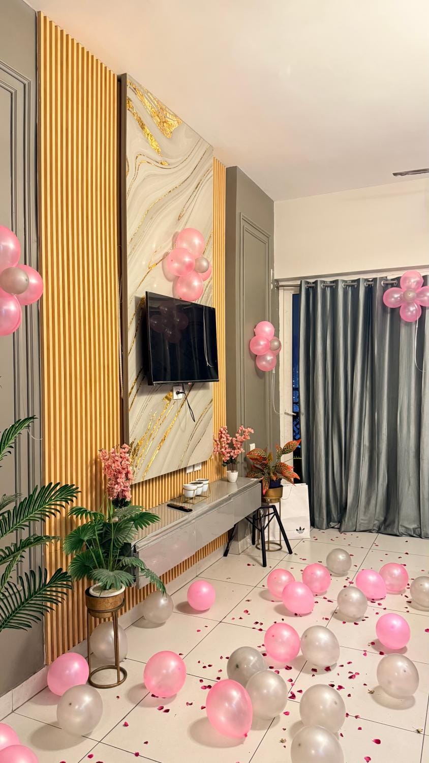 Diwine studio Apartment in Noida