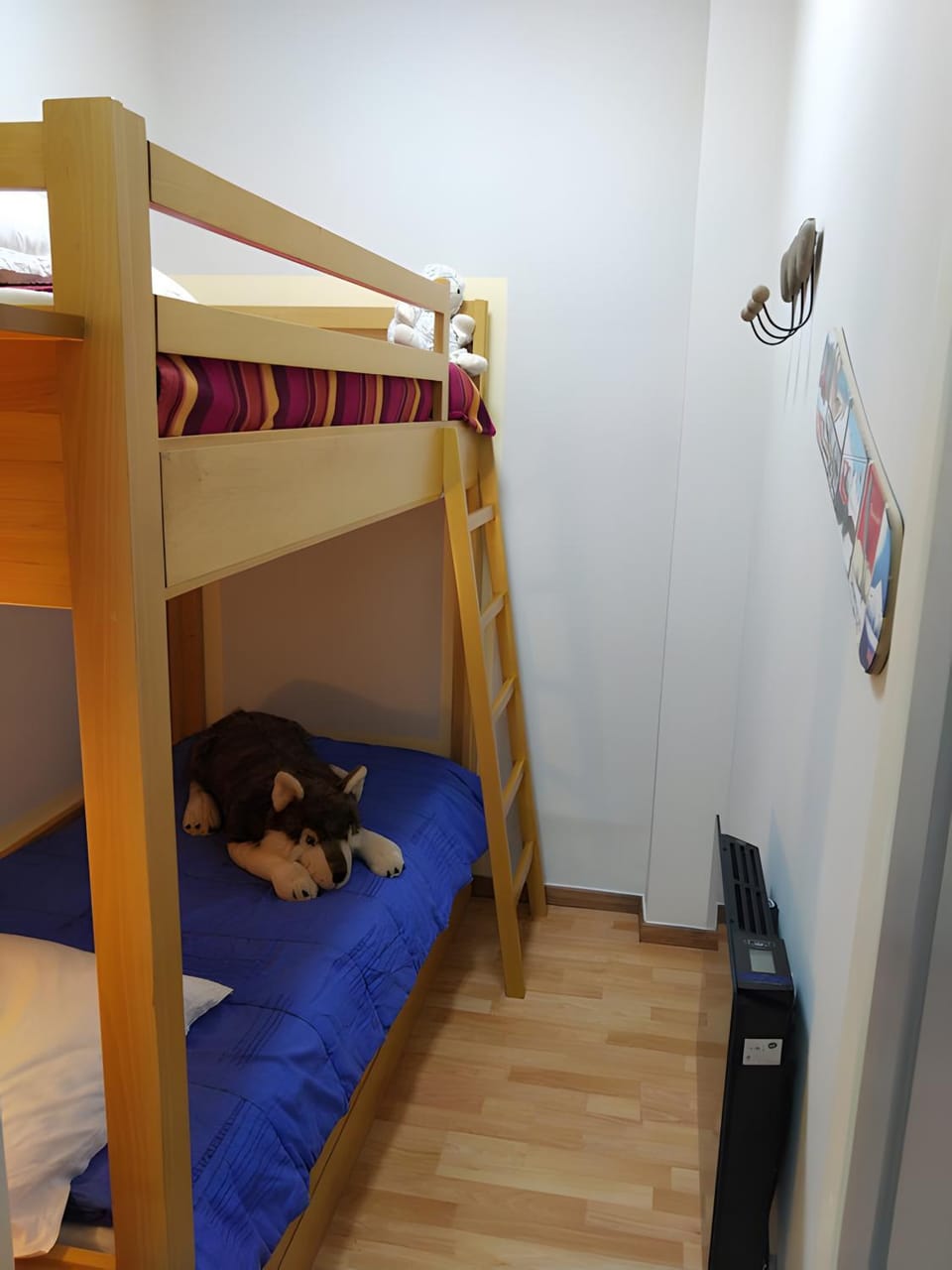 Property building, Living room, Bedroom