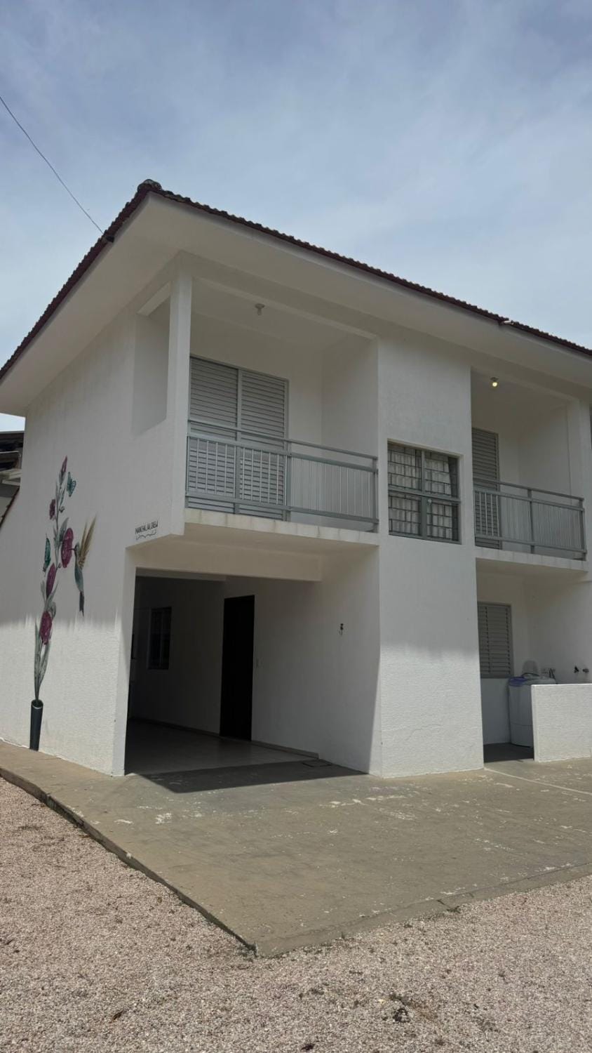 Sobrados a 100mt do mar em bombas House in Porto Belo