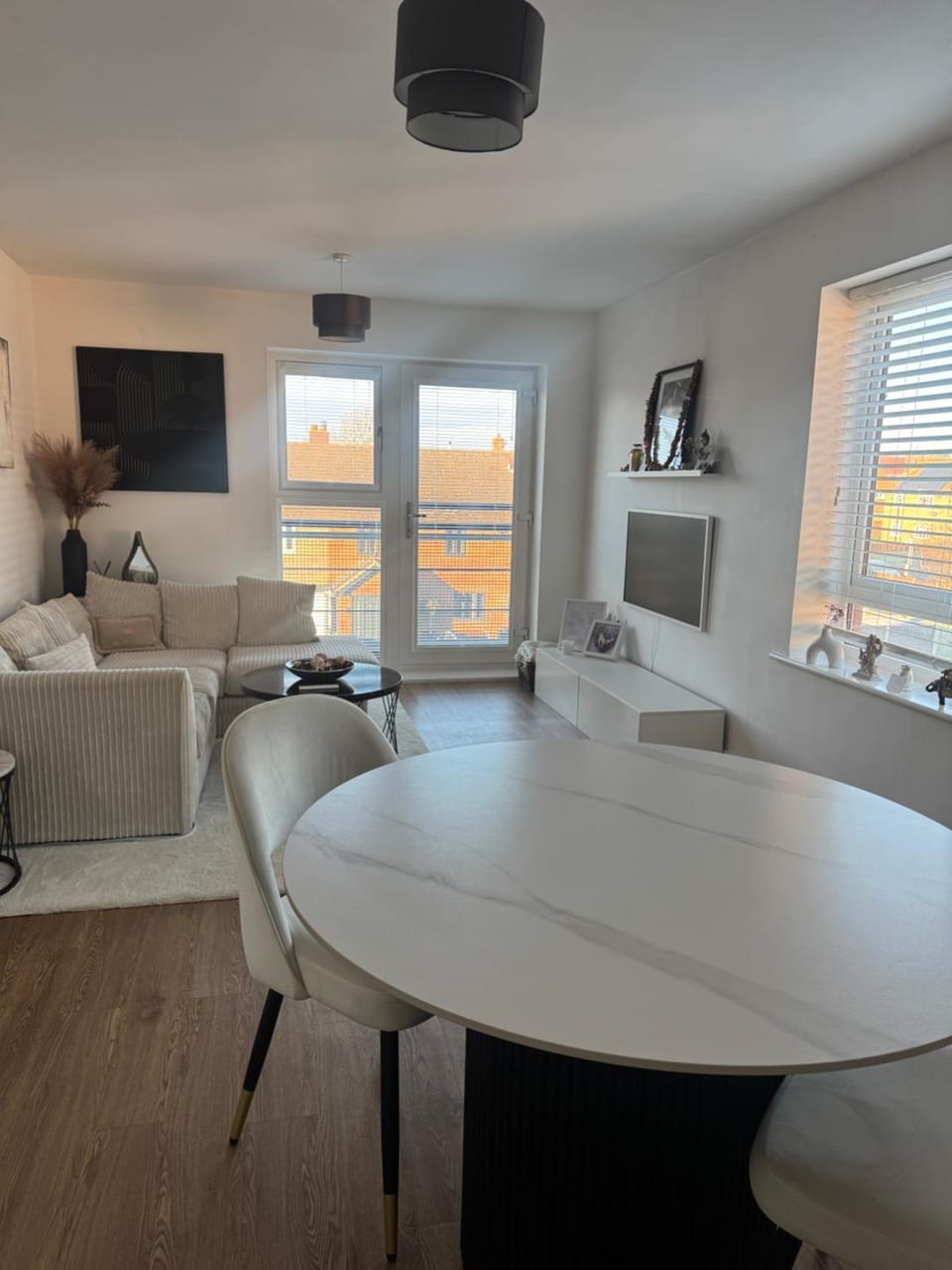 Communal lounge/ TV room, Living room, Seating area