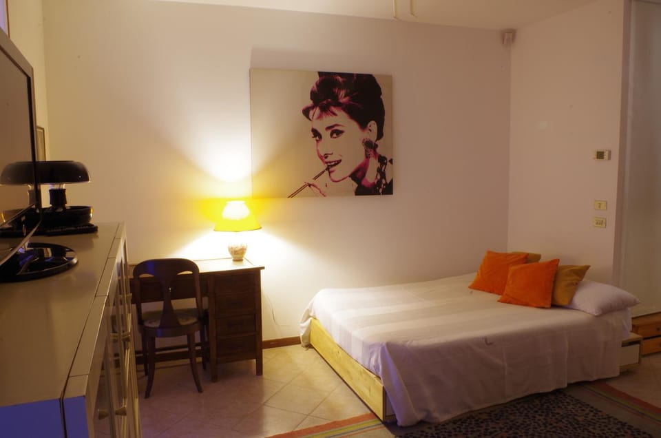 Living room, Seating area, Bedroom