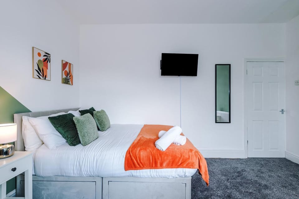 Bed, Bedroom