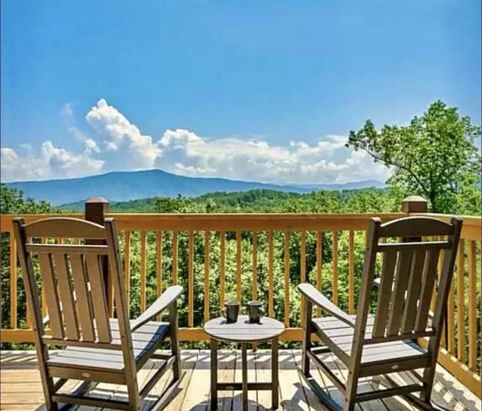 Balcony/Terrace, Mountain view