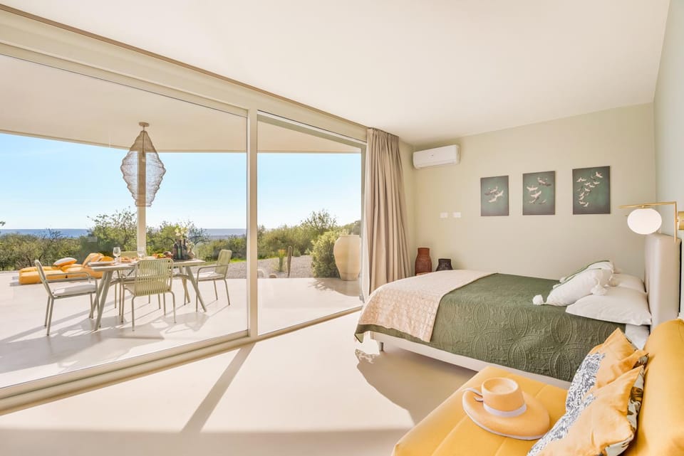 View (from property/room), Balcony/Terrace, Living room, Photo of the whole room, Seating area, Bedroom