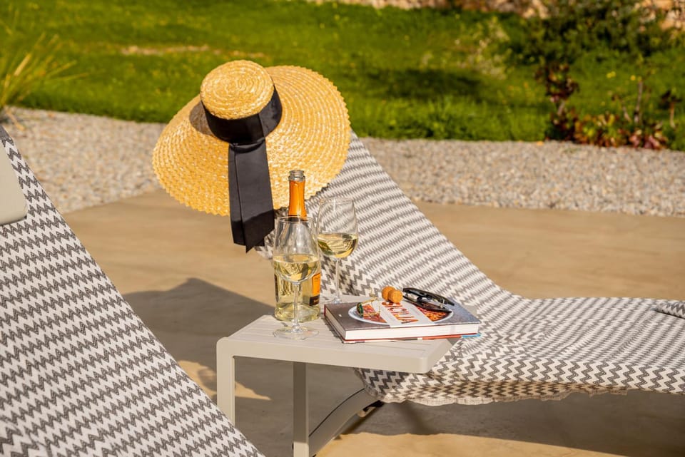 Patio, Spring, Day, Garden, Dining area, Garden view