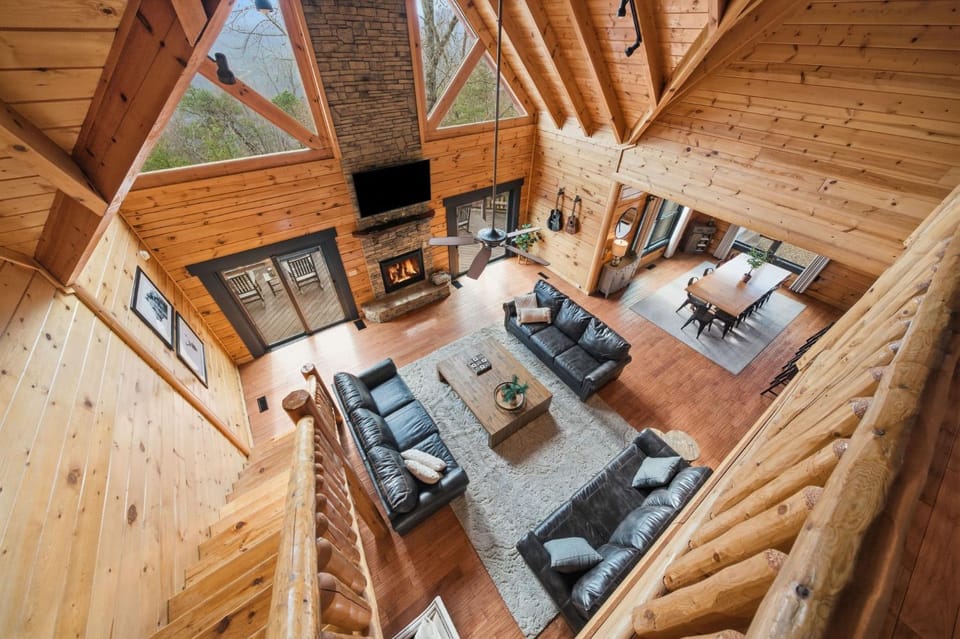 Peak View Retreat Spacious Hot Tub Game Room House in Sevier County