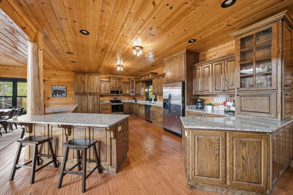 Peak View Retreat Spacious Hot Tub Game Room House in Sevier County