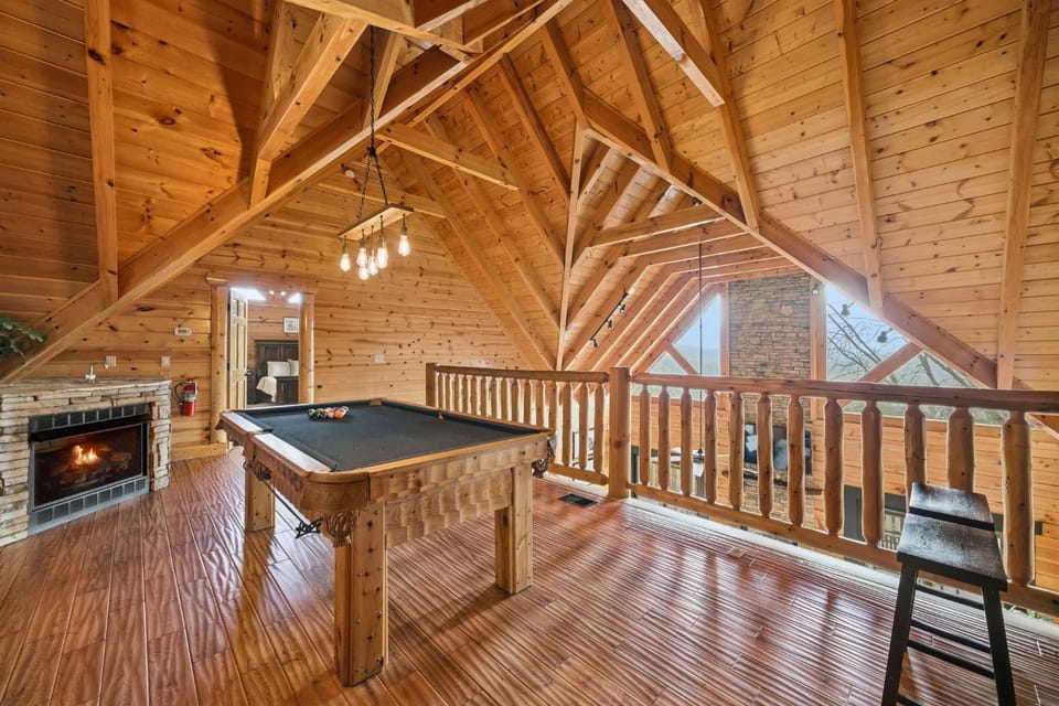 Peak View Retreat Spacious Hot Tub Game Room House in Sevier County