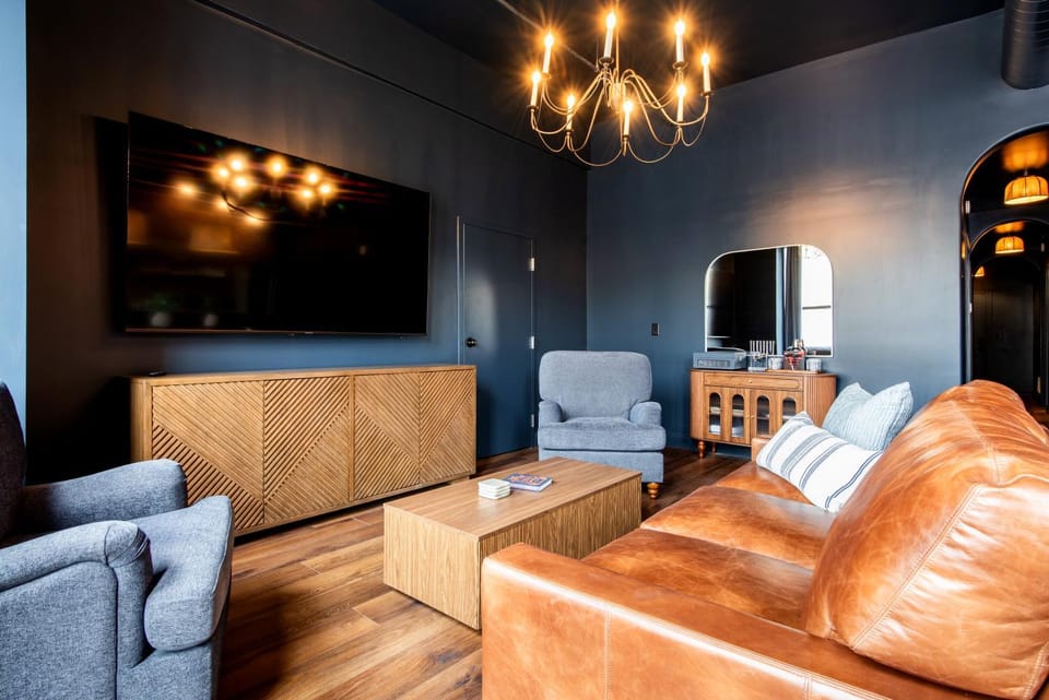 Hollyhock Suite 401 Apartment in Jefferson County