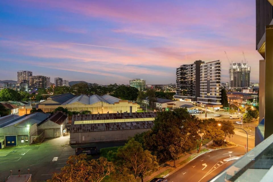 Zen Suite Cozy 1 Bedroom with 2 Beds Spa Pool Gym Sauna Apartment in Brisbane City