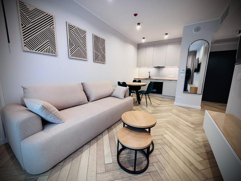 TV and multimedia, Kitchen or kitchenette, Living room, Seating area, Dining area