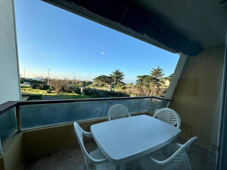 Natural landscape, Garden, View (from property/room), Balcony/Terrace, Dining area