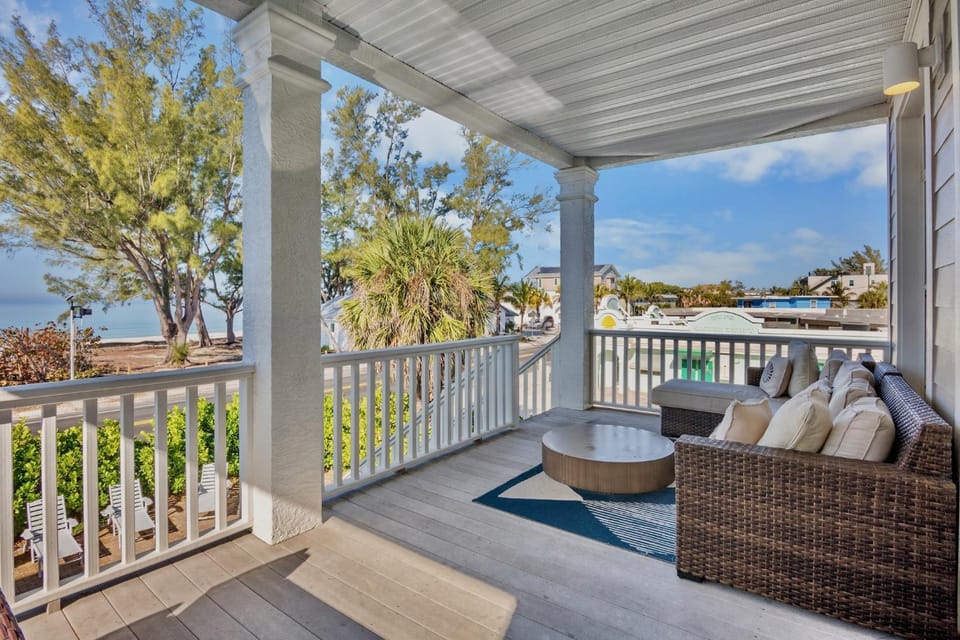 Heavenly Sunset House in Bradenton Beach