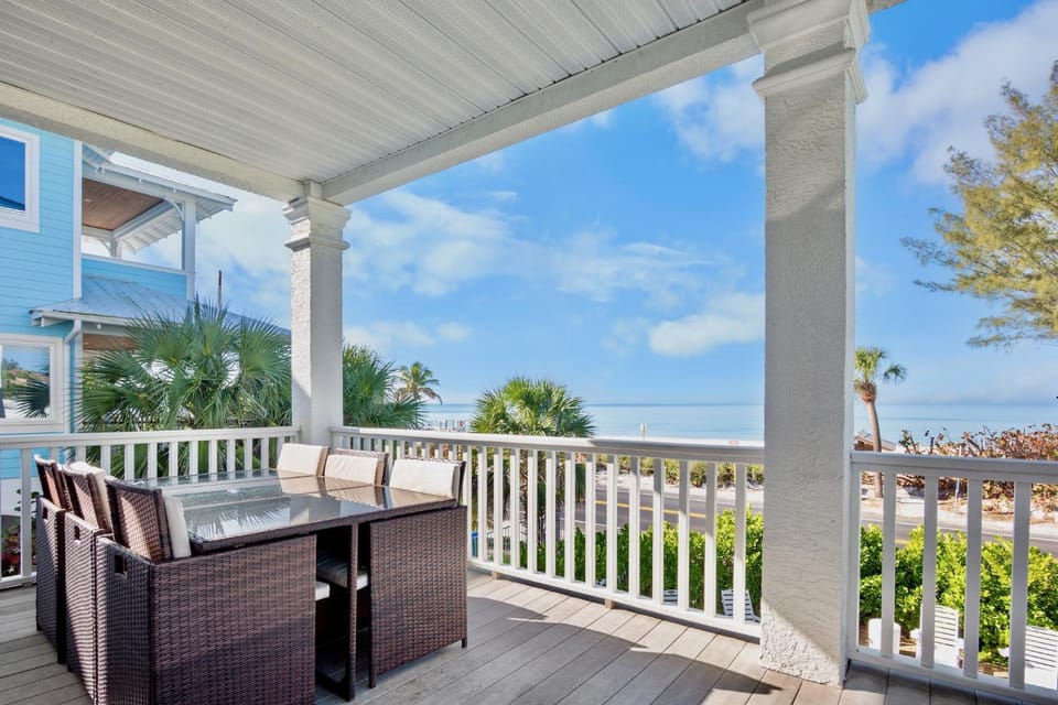 Heavenly Sunset House in Bradenton Beach