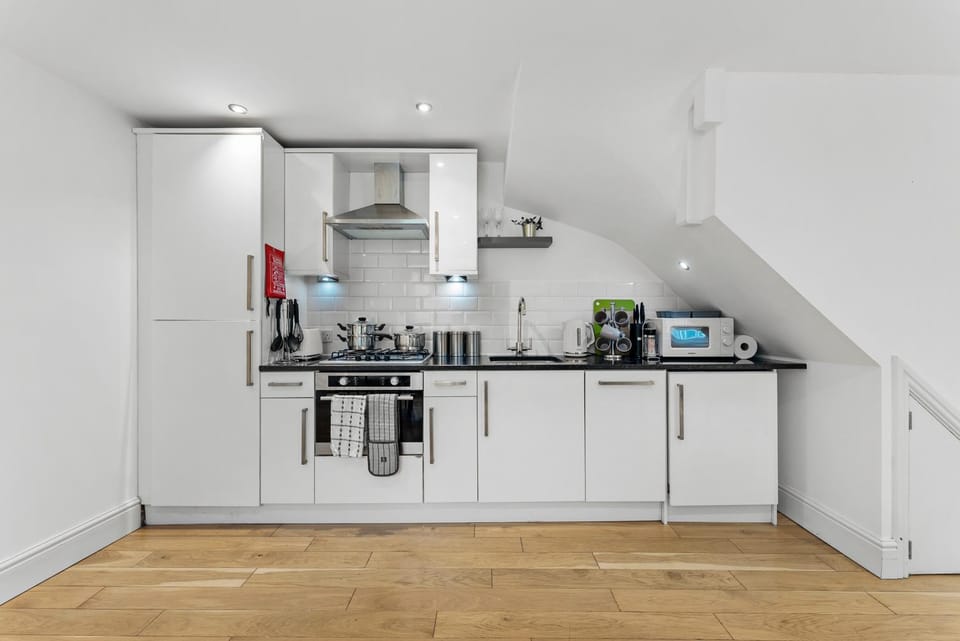 Stylish Roman Bath Abode - The Gatsby Apartment in Bath