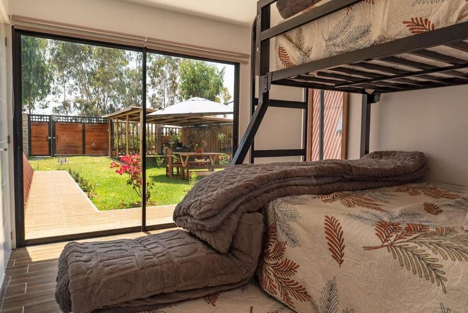 Bed, Guests, Garden view