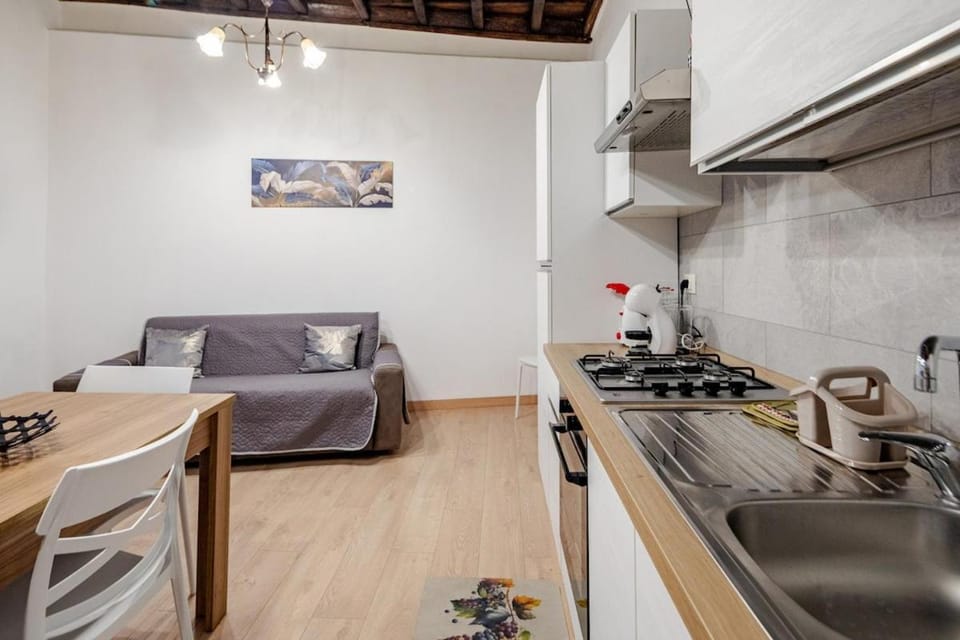 The Window on Piazza Dante In the Historic Center Apartment in Viterbo