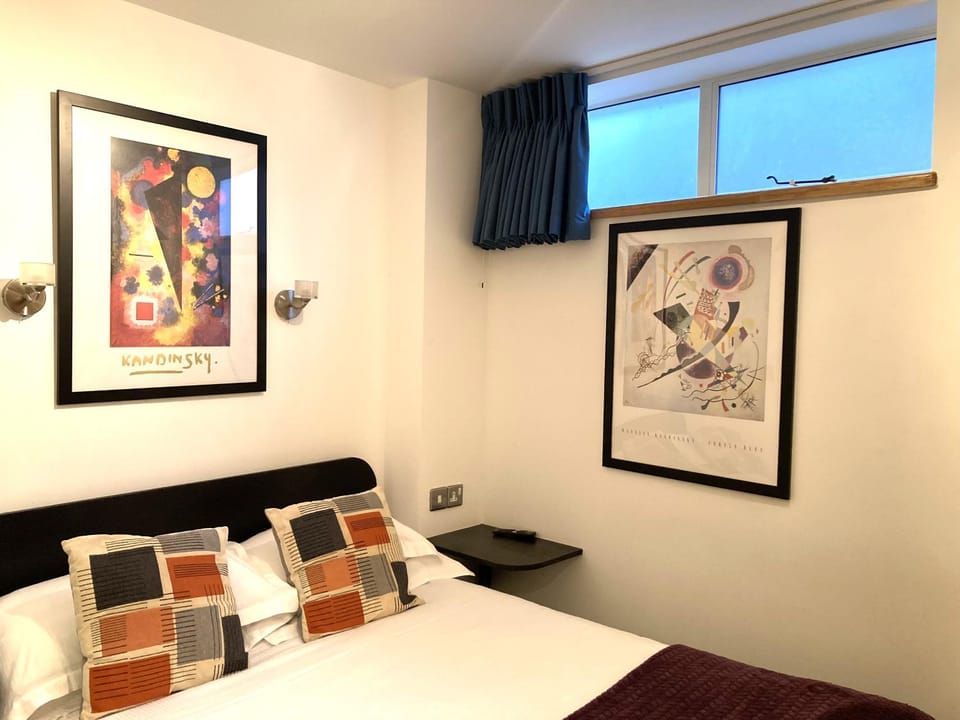 NELL GWYNN HOUSE - Hotel Style POD Room 68 Hotel in City of Westminster
