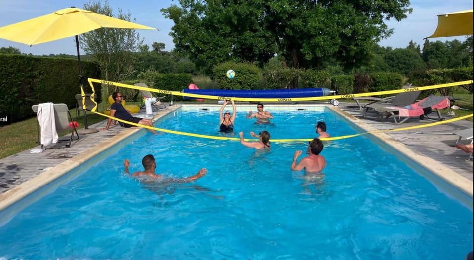 Domaine privé pour 28 personnes avec piscine chauffée House in Nouvelle-Aquitaine