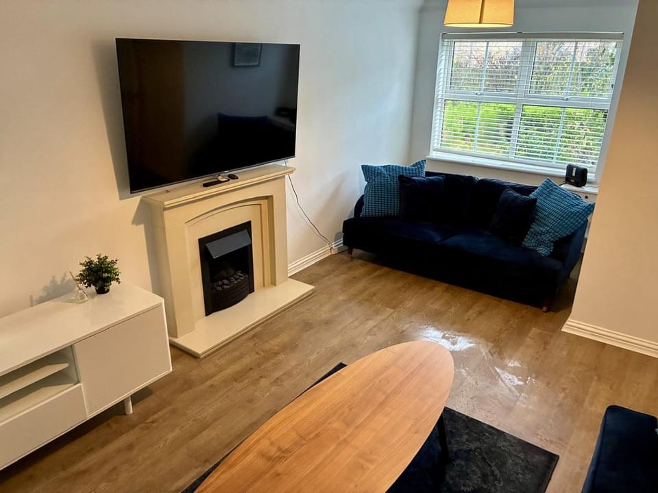 Communal lounge/ TV room, Living room