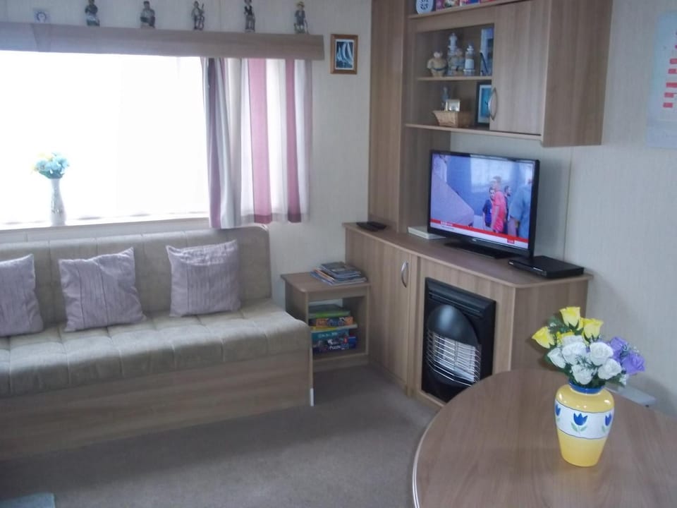 Homely caravan at Weymouth Bay House in Weymouth