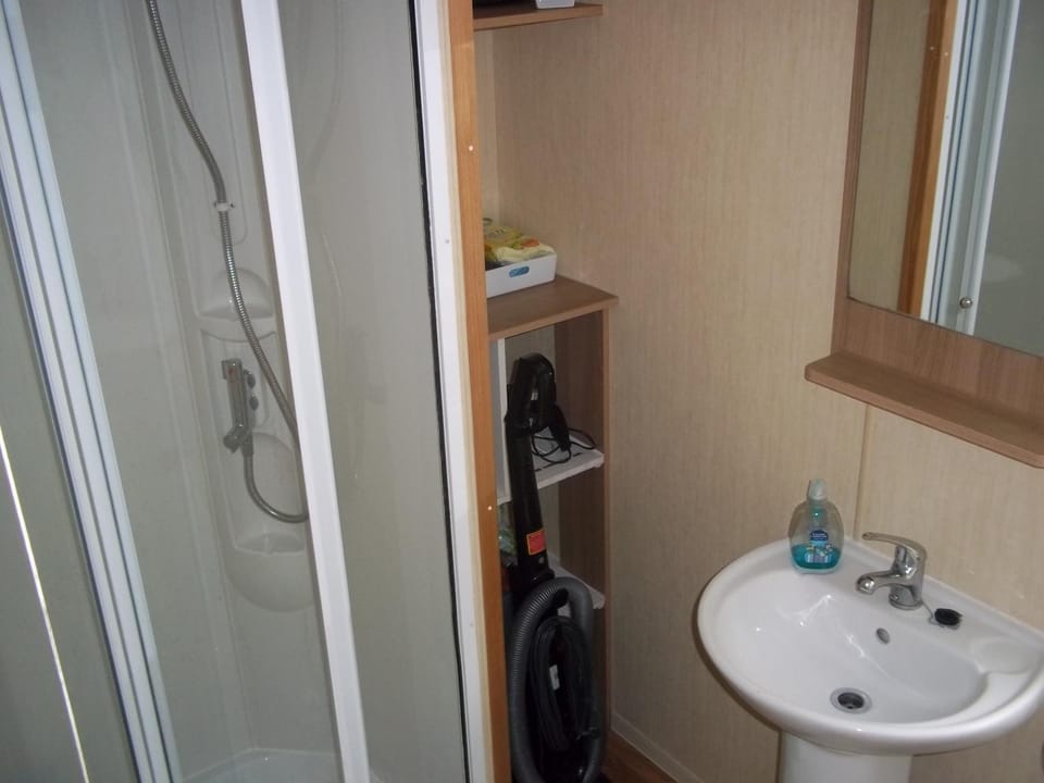 Homely caravan at Weymouth Bay House in Weymouth