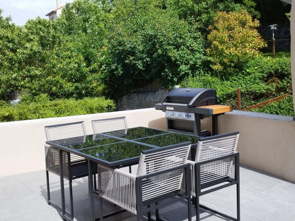 BBQ facilities, Balcony/Terrace