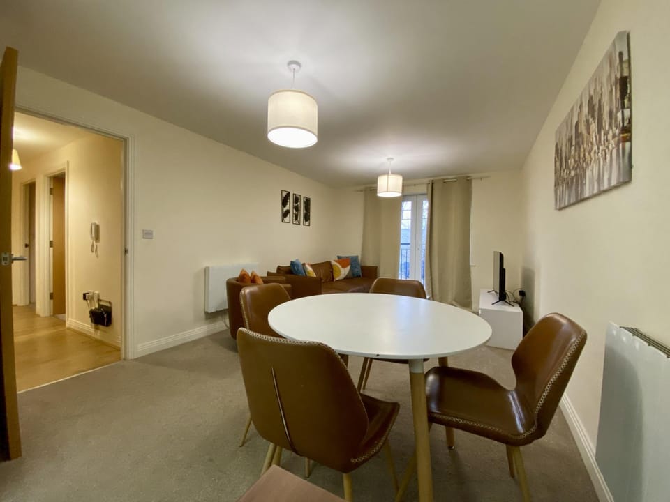 Wokingham Stylish Two Bedroom Apartment Apartment in Wokingham