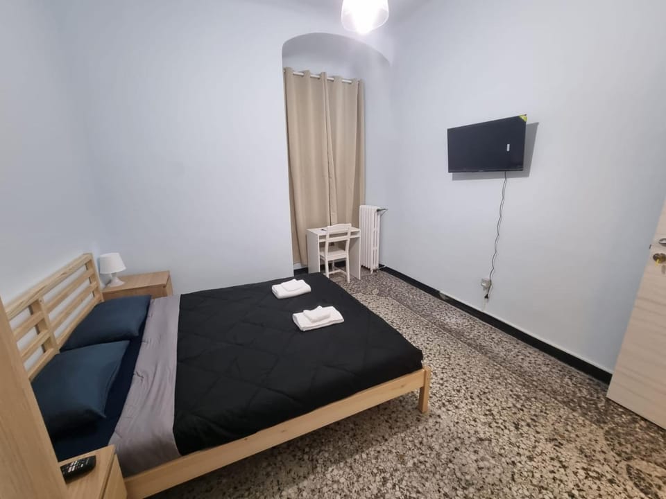 Affittacamere - Uddin House Bed and Breakfast in Genoa