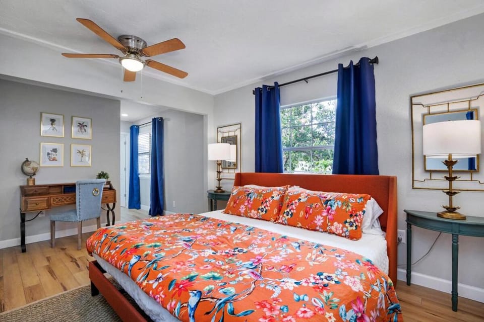 Fabulous design, close to Siesta Apartment in Sarasota