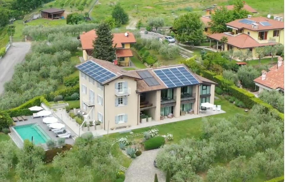Property building, Garden