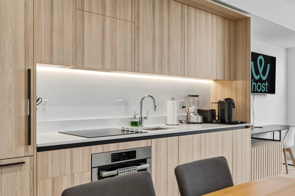 Dining area, kitchen