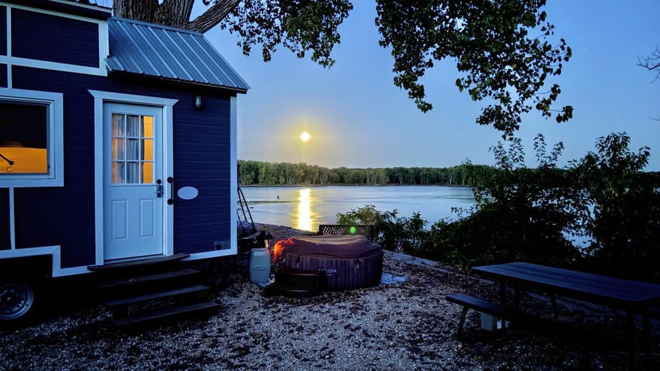 The Eagle’s View (Tiny Home 4) House in Bellevue