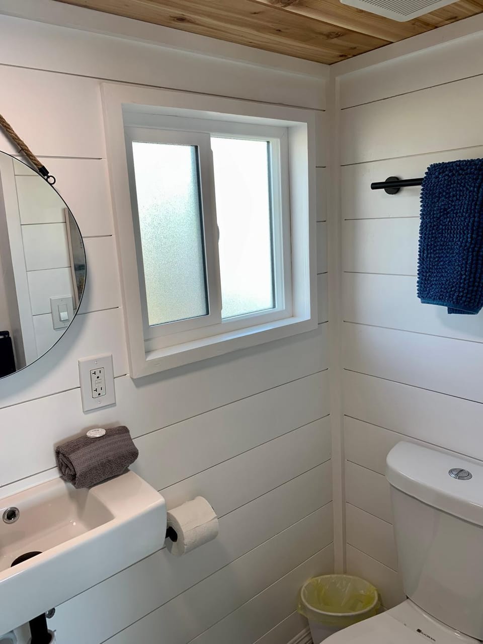 The Eagle’s View (Tiny Home 4) House in Bellevue