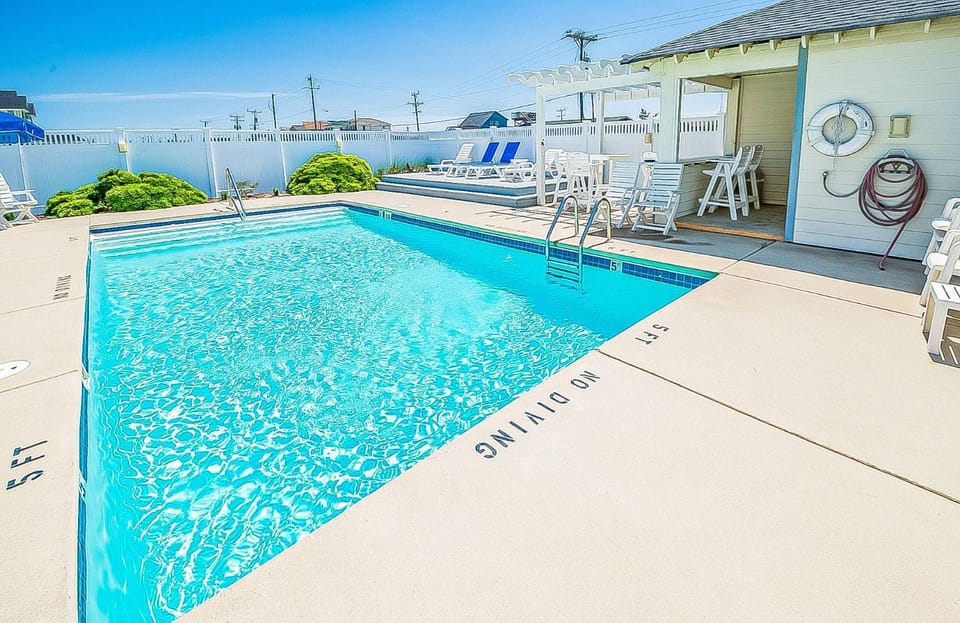 Wellington by the Sea - KDH MP 7, Oceanfront Condo, Ocean View, Pool, Elevator, Flex Stays House in Kill Devil Hills
