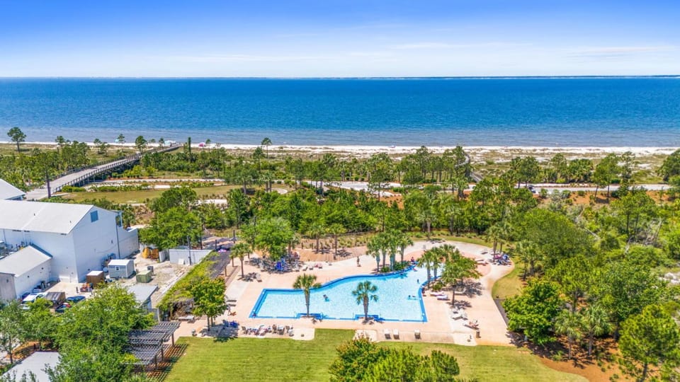 Nearby landmark, Day, Natural landscape, Bird's eye view, Beach, Pool view, Sea view, Swimming pool, sunbed