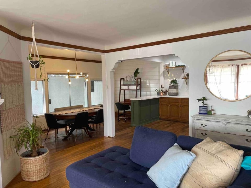 2BR LA Beach City House With Gym & Tesla Charging House in Harbor City