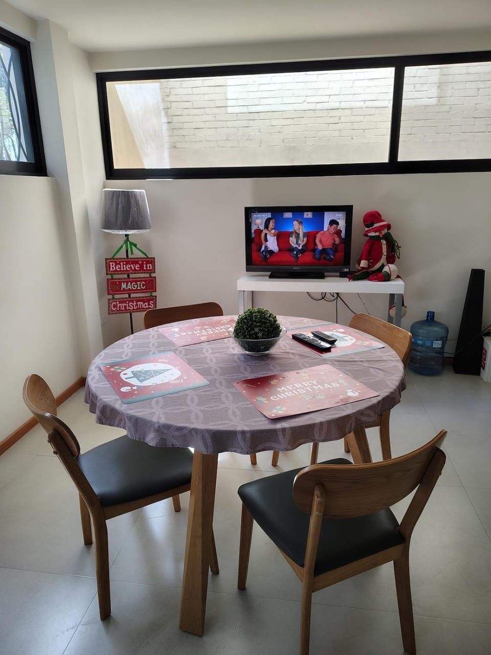 Communal lounge/ TV room