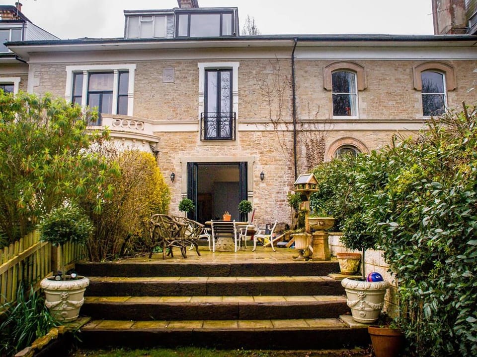 Property building, Day, Garden, Garden view