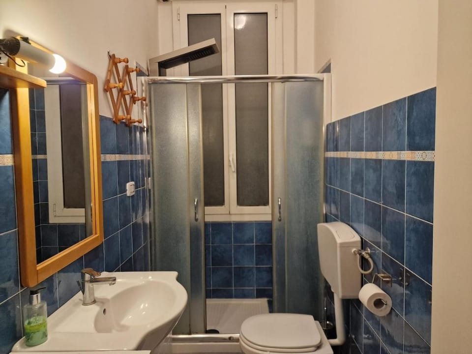 Cozy house near train station, walking distance from old town and Bologna Exhibition Centre Apartment in Bologna