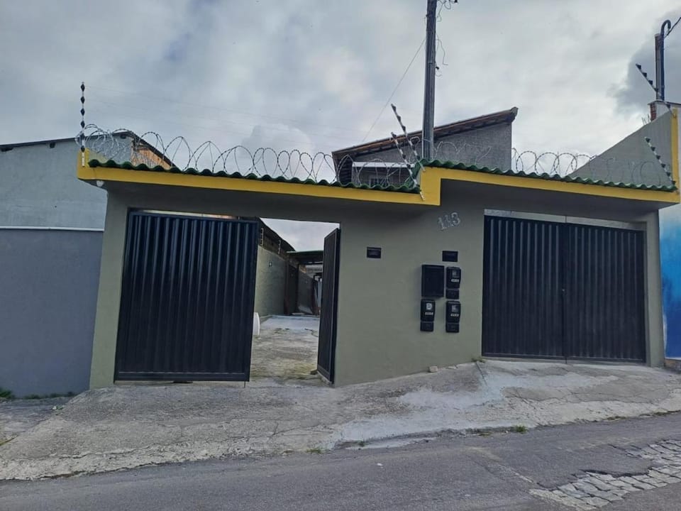 Studio completo, Ar, Tv, Wifi, perto de tudo Apartment in Porto Seguro