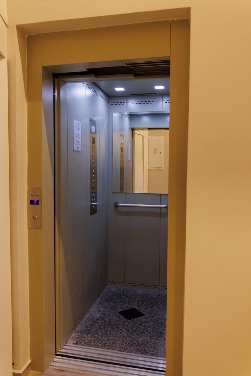 Lou Suites 33 - Studio Amplo - Apartment in State of Paraná