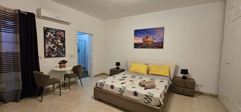 Bed, Bedroom