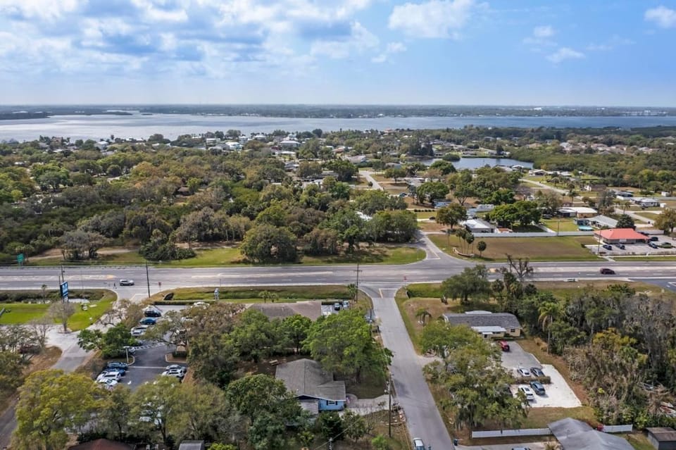 Pool home with large fenced yard House in Bradenton