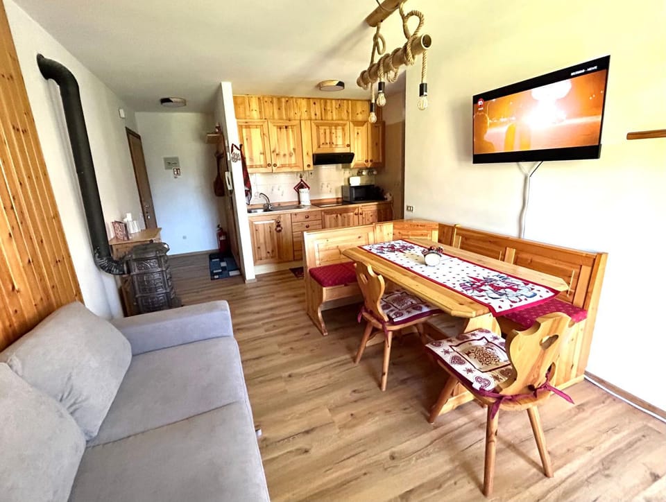 Casa Nico vicino a Cavalese con terrazzo ideale per 2-3 ospiti Apartment in Trentino-South Tyrol