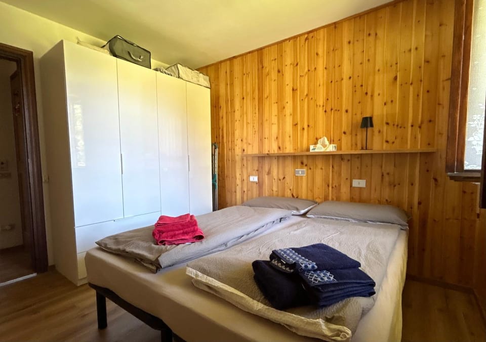 Bed, Photo of the whole room, Bedroom, towels, wardrobe