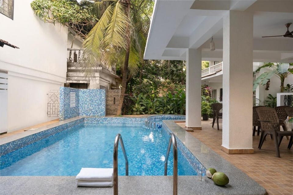 Cozy & Modern 2BHK W Pool-5 mins to Vagator Beach Apartment in Goa, India