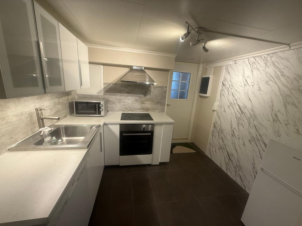 Egen inngang, privat hybel i Porsgrunn sentrum med gratis parkering Apartment in Viken, Norway